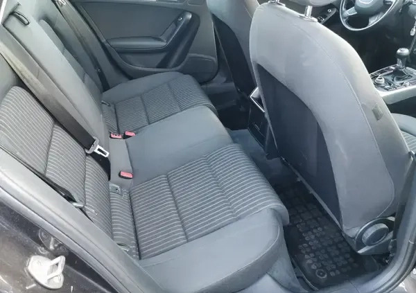 Audi A4 cena 47897 przebieg: 270000, rok produkcji 2013 z Małogoszcz małe 379